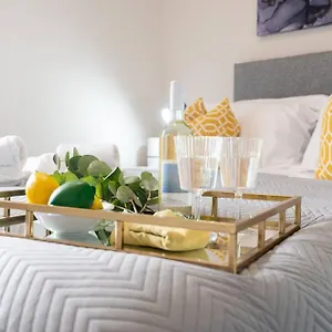 Century Central, Bay, Modern Chic 2br, Free Parking , Cardiff United Kingdom